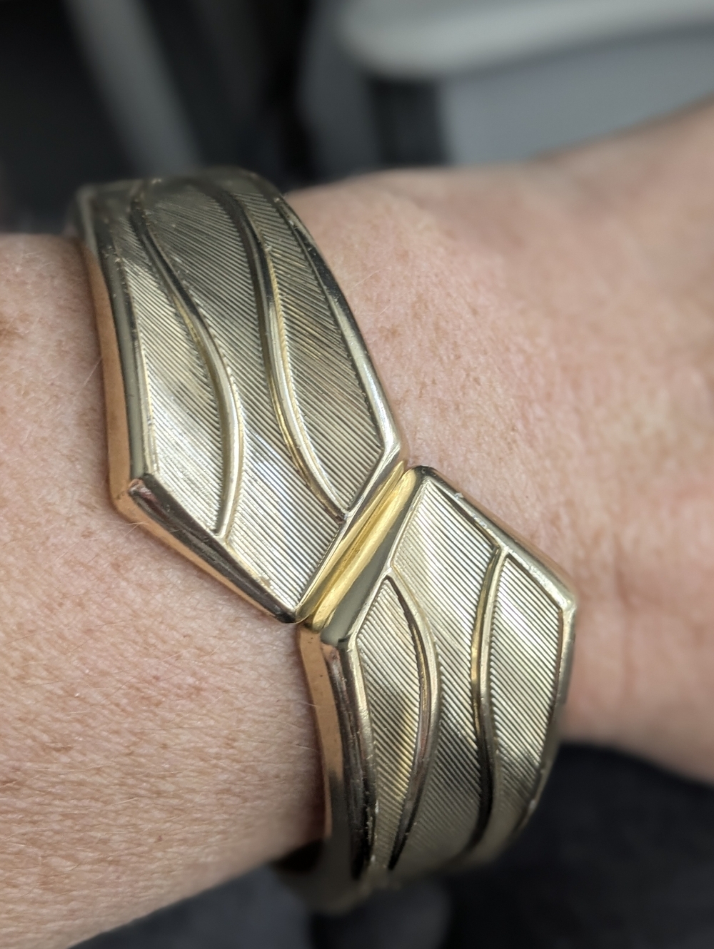 Vintage Sarah Coventry Gold Tone Clamper Bracelet | Hinged Bangle